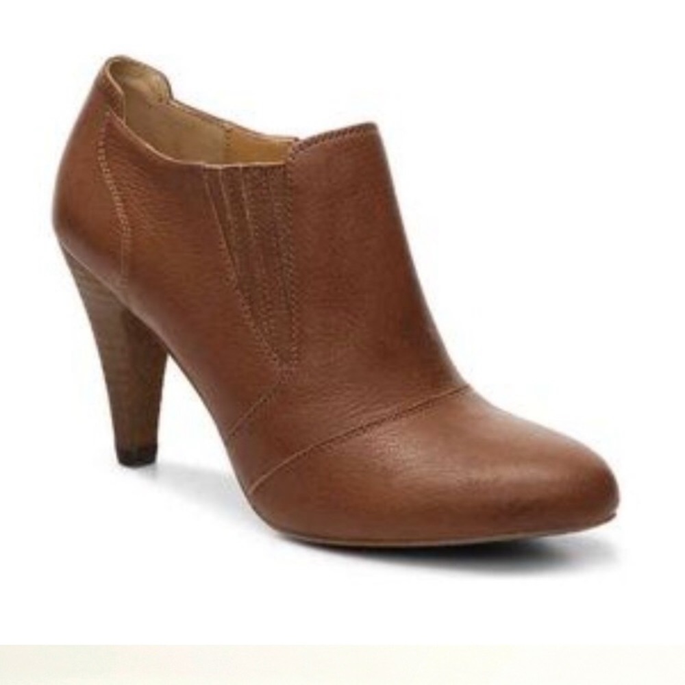 Audrey Brooke “Avignon” Heeled Chelsea Boot in Cognac, Size 6.5 M